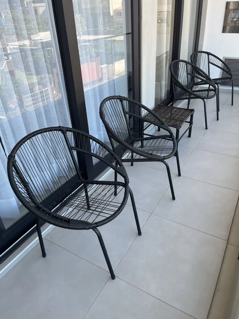 Balcón con sillones